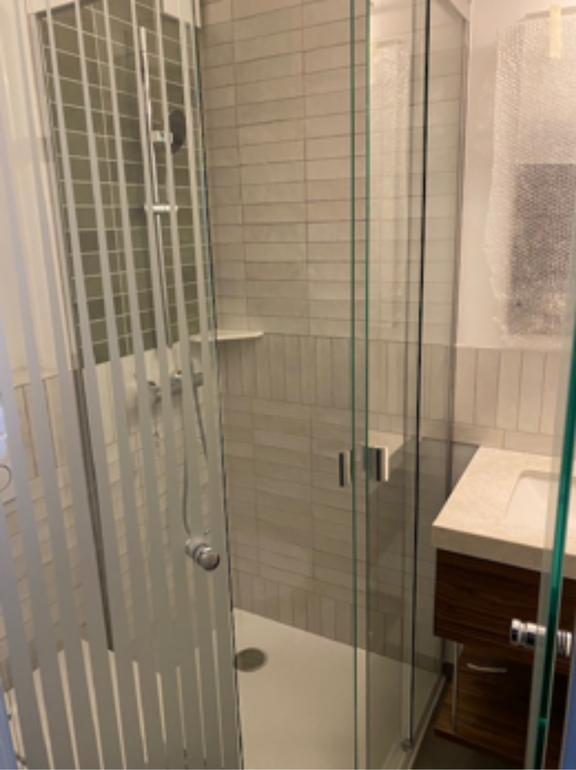 Hotel_Dusche_Ganzglasdusche_Folierung.png  