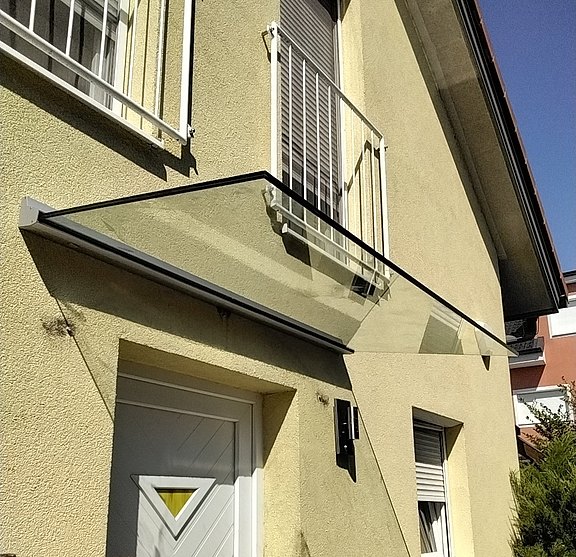 Glasdach mit Klemmschiene